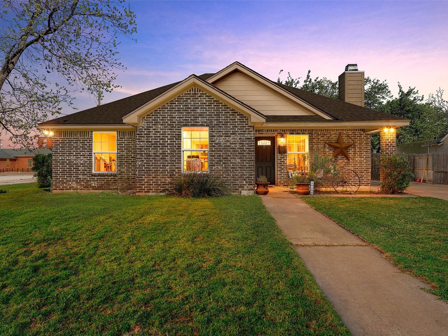 814 N Harrison St West, TX 76691 - Thumbnail 4