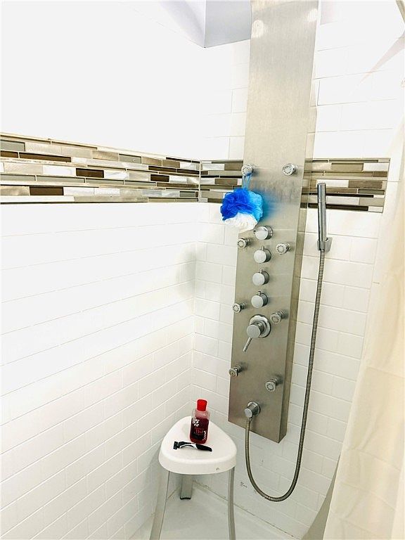 816 E Elm St Hoopeston, IL 60942 - Thumbnail 4