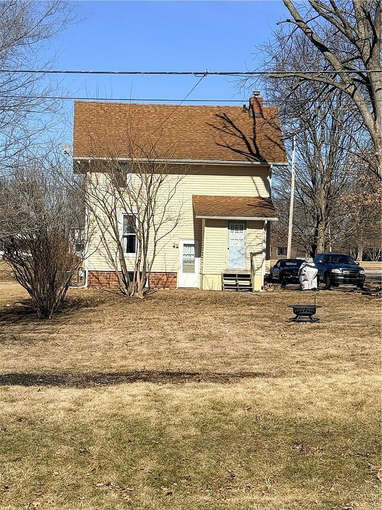 615 E Seminary Ave Hoopeston, IL 60942 - Thumbnail 4