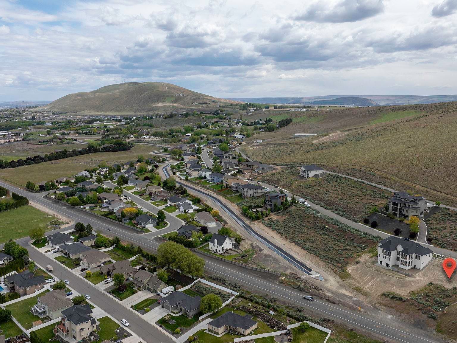 5420 Hershey Ln W West Richland, WA 99353 - Thumbnail 4