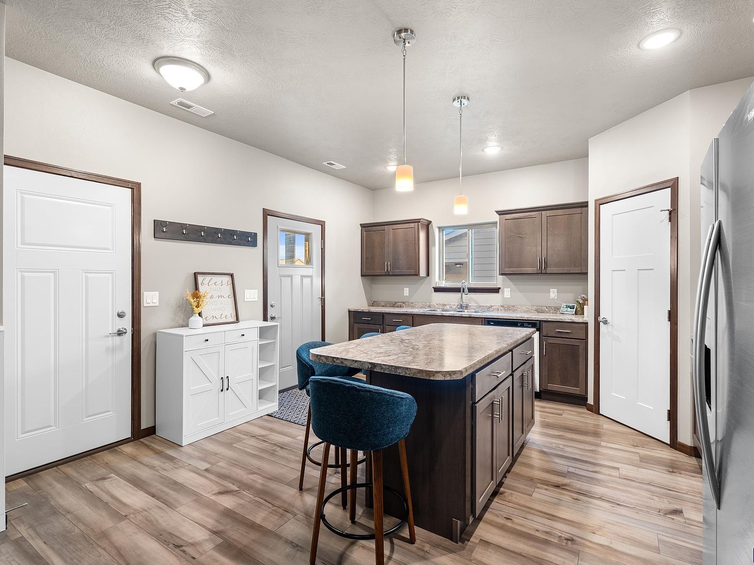 107 E Countryside Ave Lennox, SD 57039 - Thumbnail 4