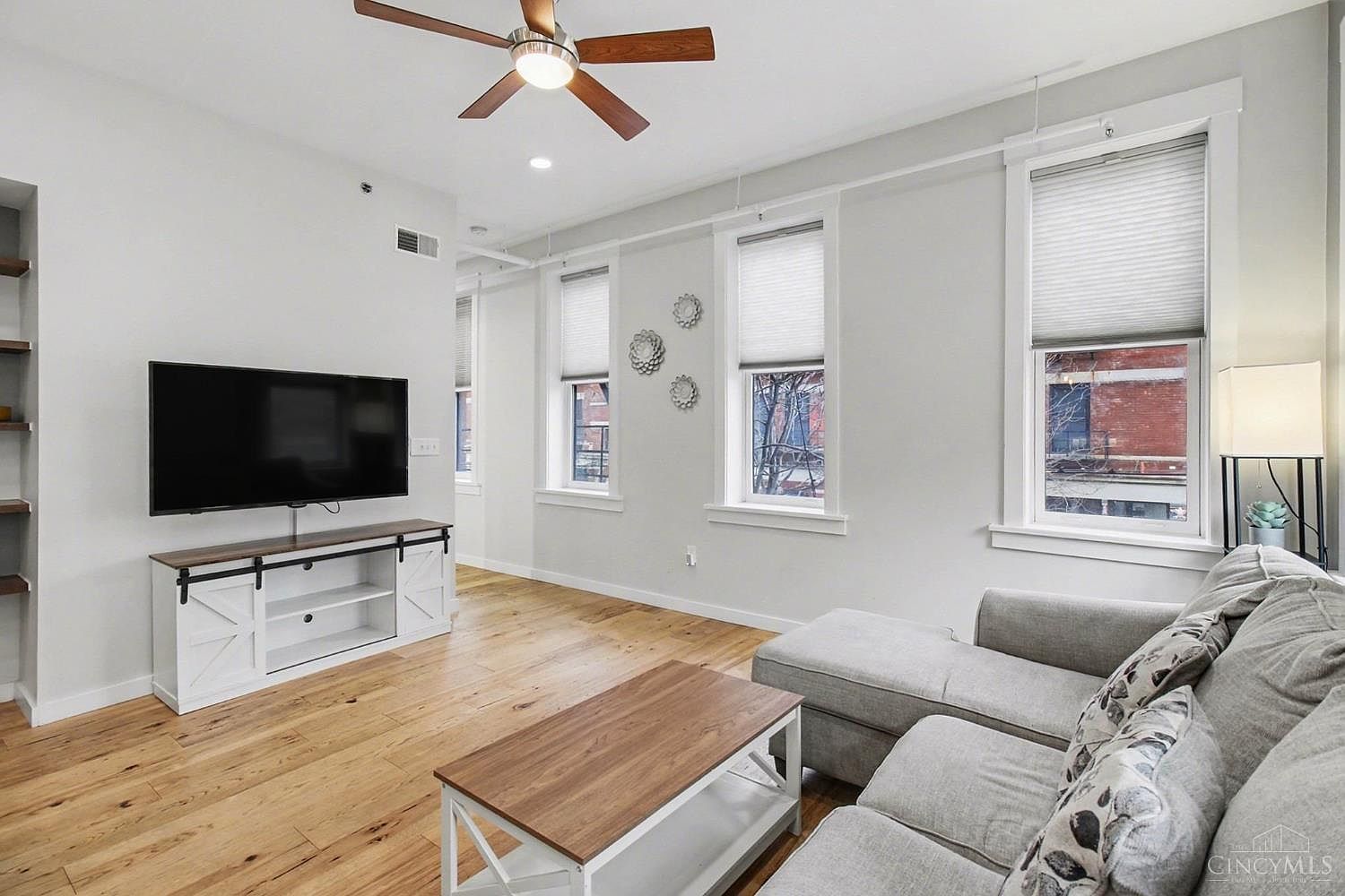 35 E 13th St Unit 202 Cincinnati, OH 45202 - Thumbnail 4