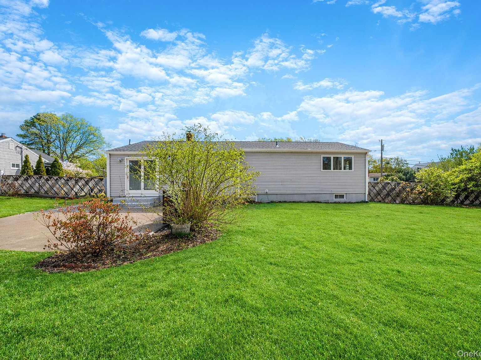 38 Hopes Ave Holtsville, NY 11742 - Thumbnail 4