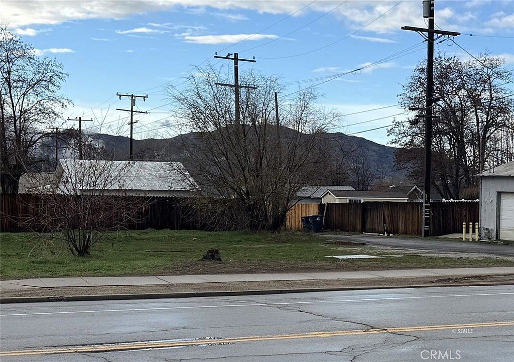 301 S Curry St Tehachapi, CA 93561 - Thumbnail 4