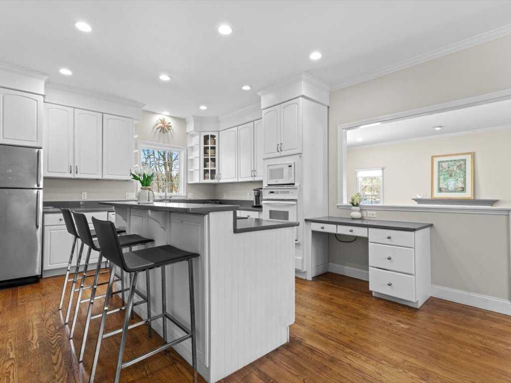 24 Moseley Ave, Needham, MA, USA, 2492 - Thumbnail 4