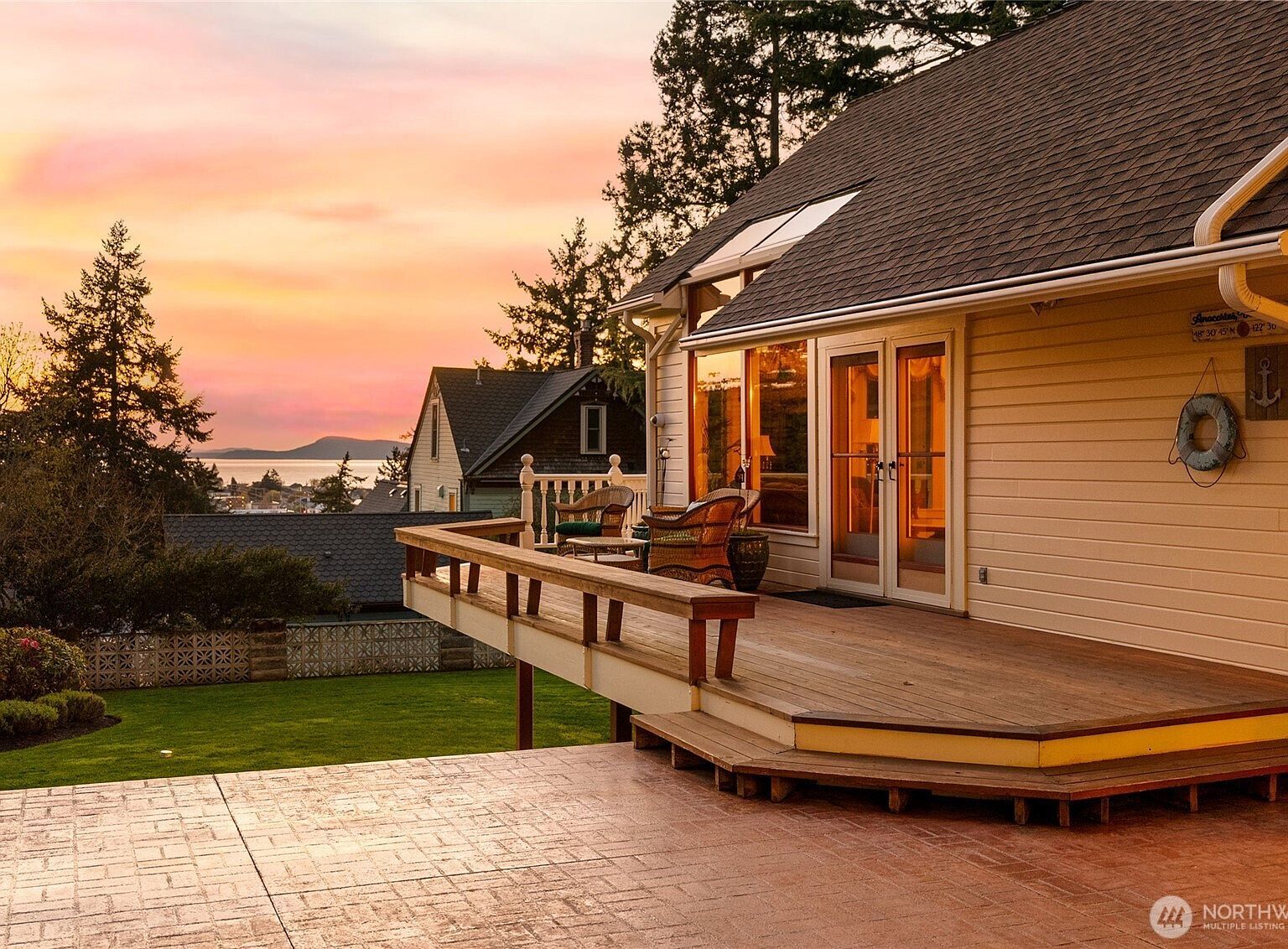 303 7th St Anacortes, WA 98221 - Thumbnail 4