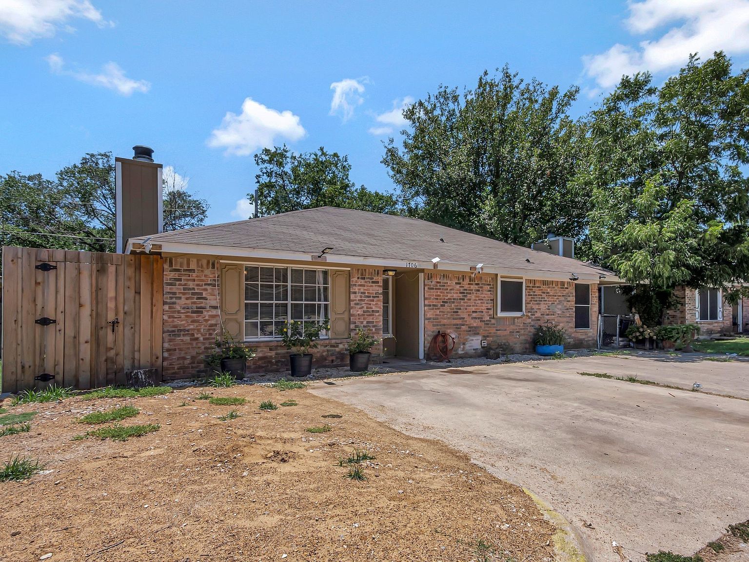 1706 Windsong Ln Irving, TX 75060 - Thumbnail 4