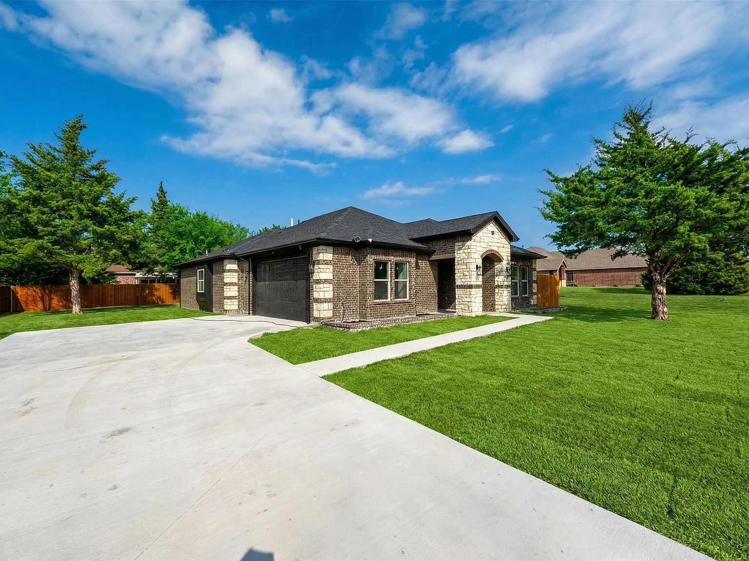 120 E Woodell Dr Glenn Heights, TX 75154 - Thumbnail 4