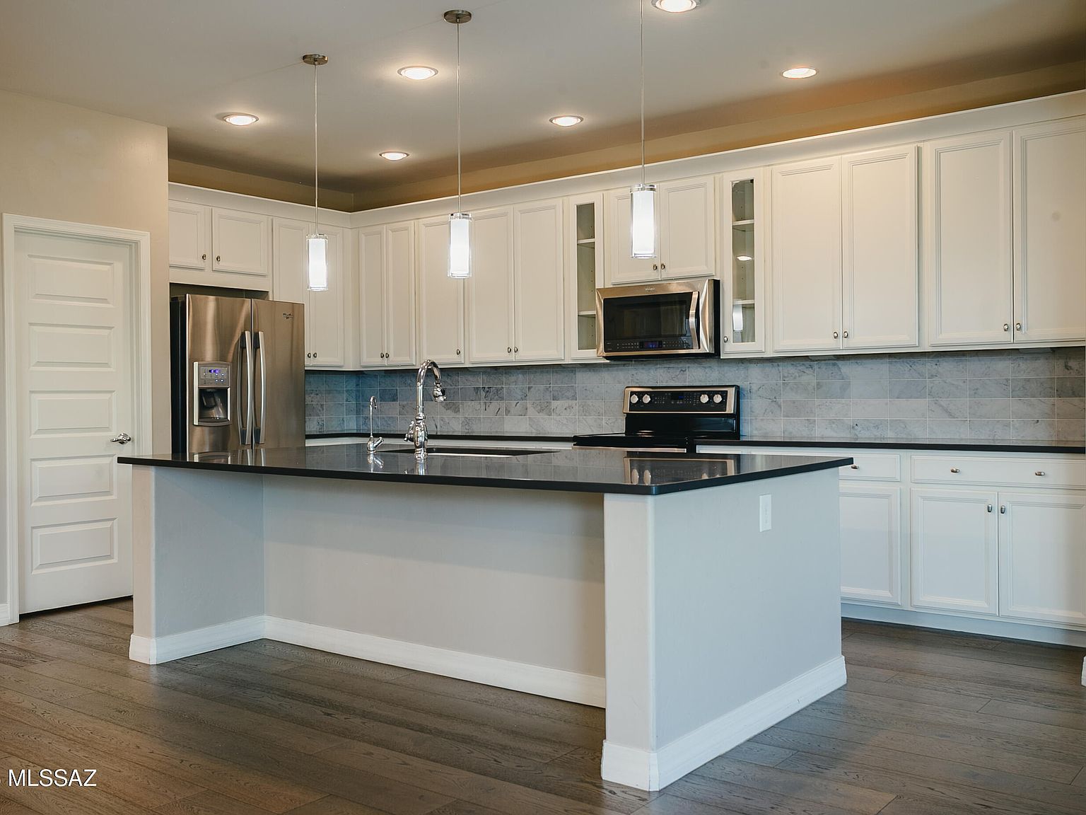 11100 N Delphinus St Oro Valley, AZ 85742 - Thumbnail 4