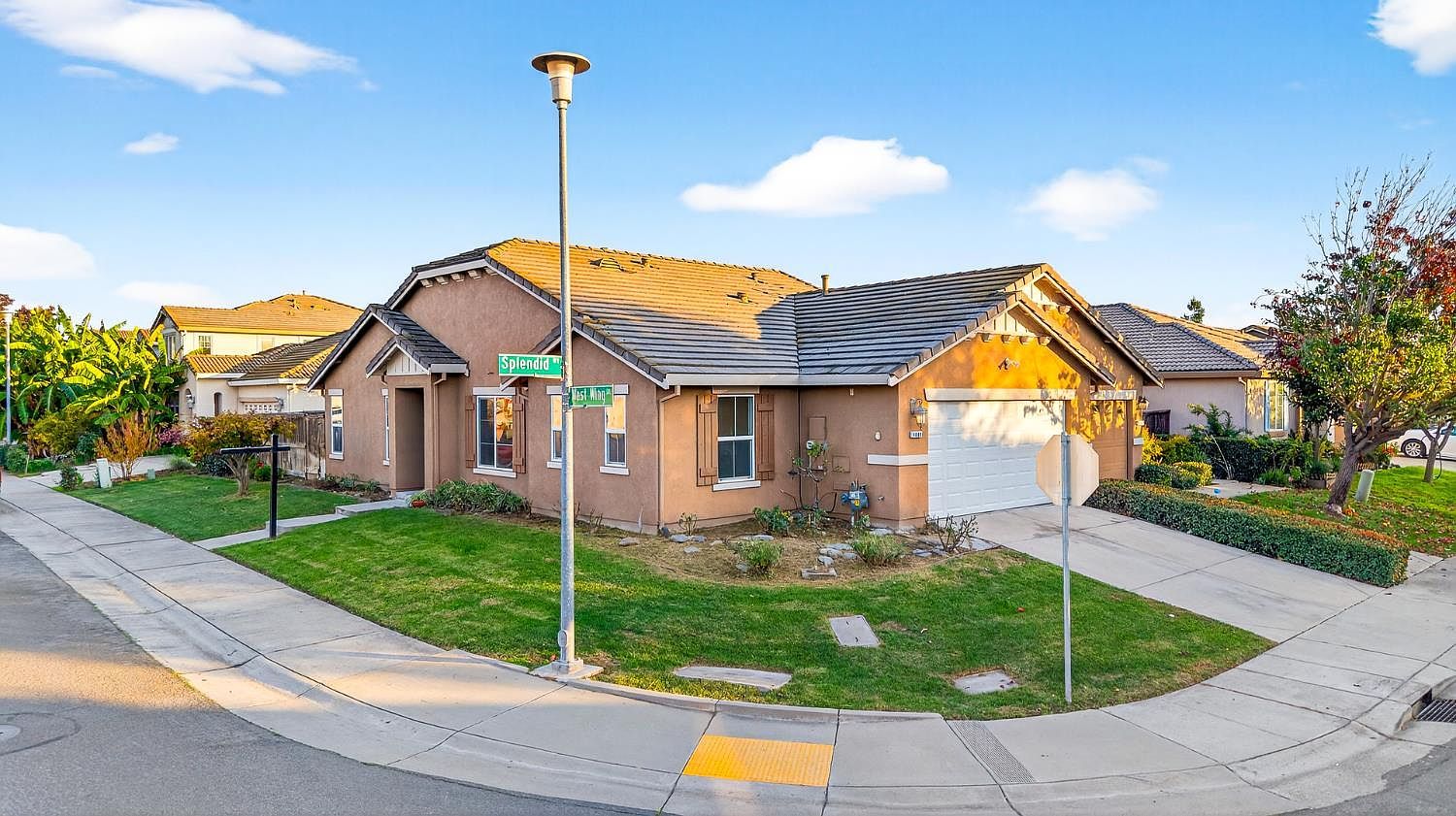 7481 Splendid Way Elk Grove, CA 95758 - Thumbnail 4