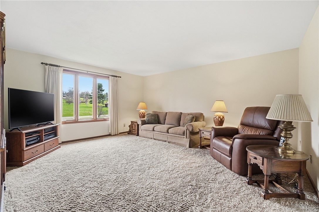 1565 Kingsway Dr Xenia, OH 45385 - Thumbnail 4