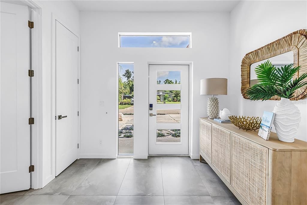 2314 Floyd St Sarasota, FL 34239 - Thumbnail 4