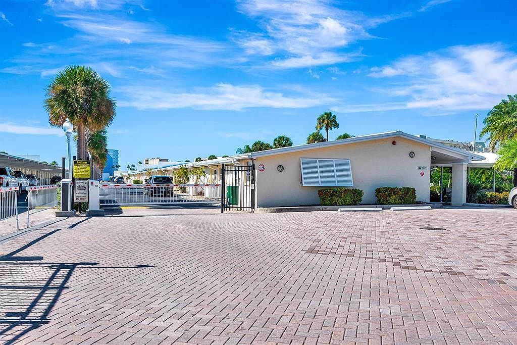 5830 Midnight Pass Rd #61 Sarasota, FL 34242 - Thumbnail 4