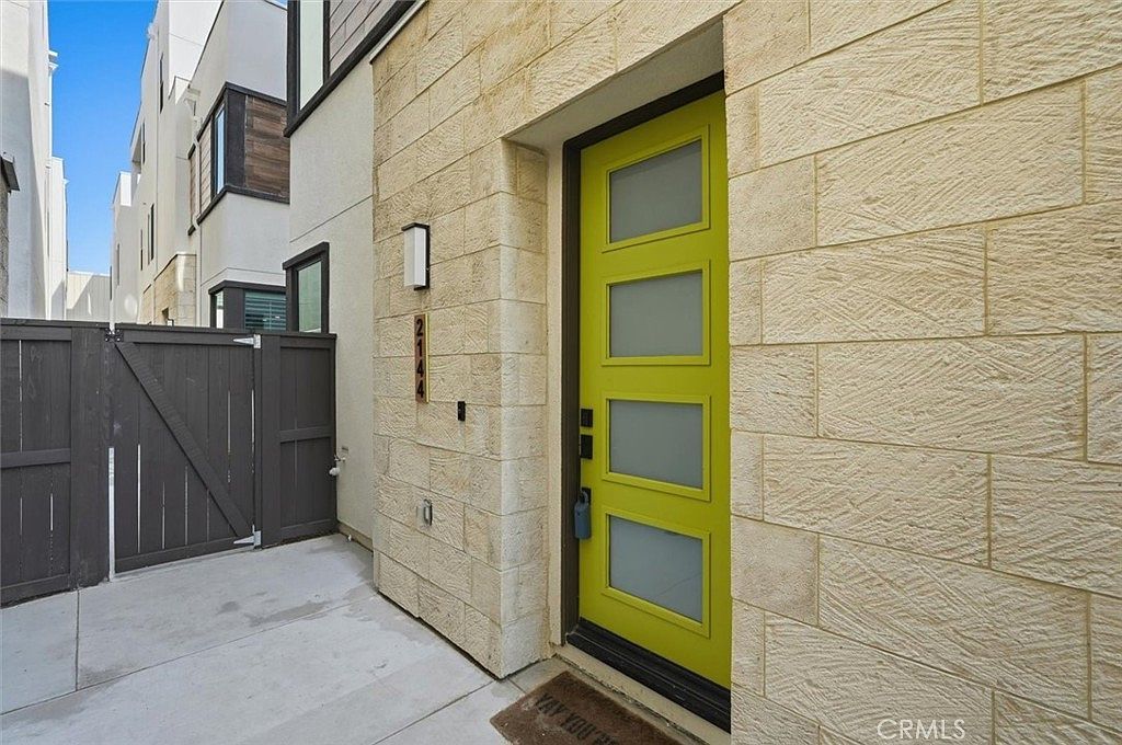 2144 Swallowtail Walk Gardena, CA 90249 - Thumbnail 4