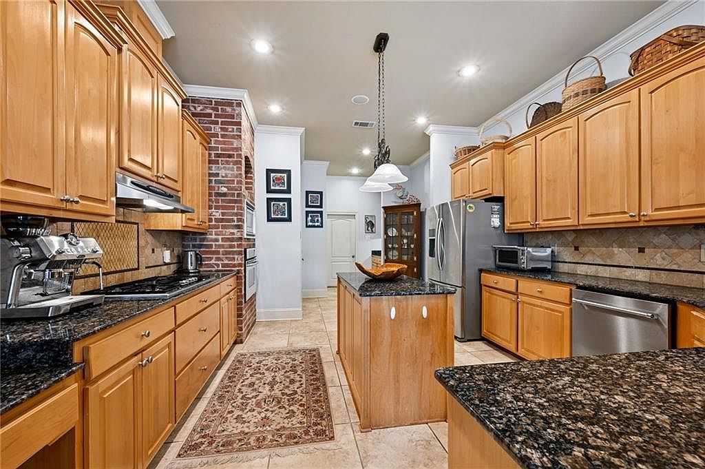 221 Delta Dr Mandeville, LA 70448 - Thumbnail 4