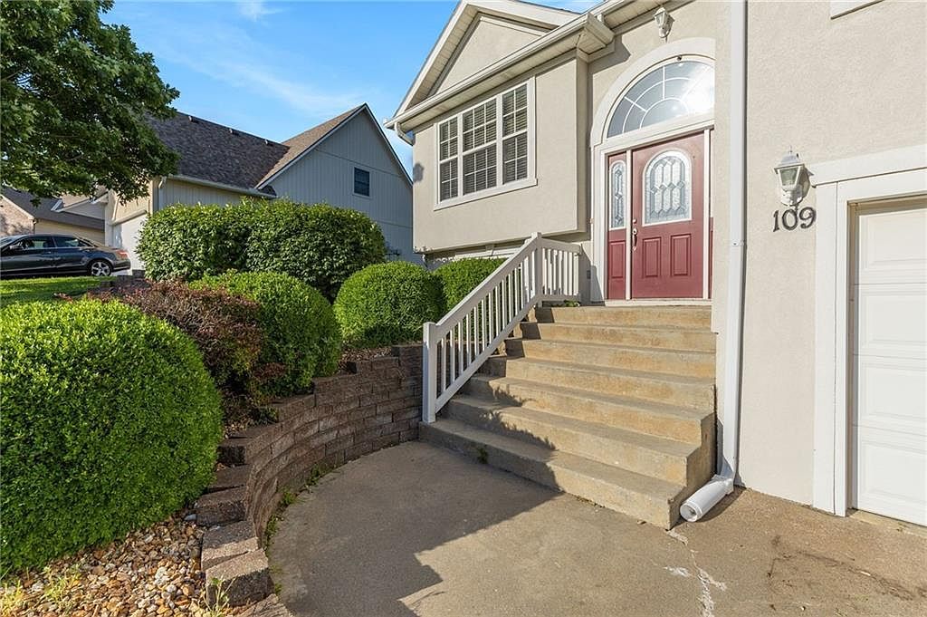 109 Deerfield Dr Warrensburg, MO 64093 - Thumbnail 4