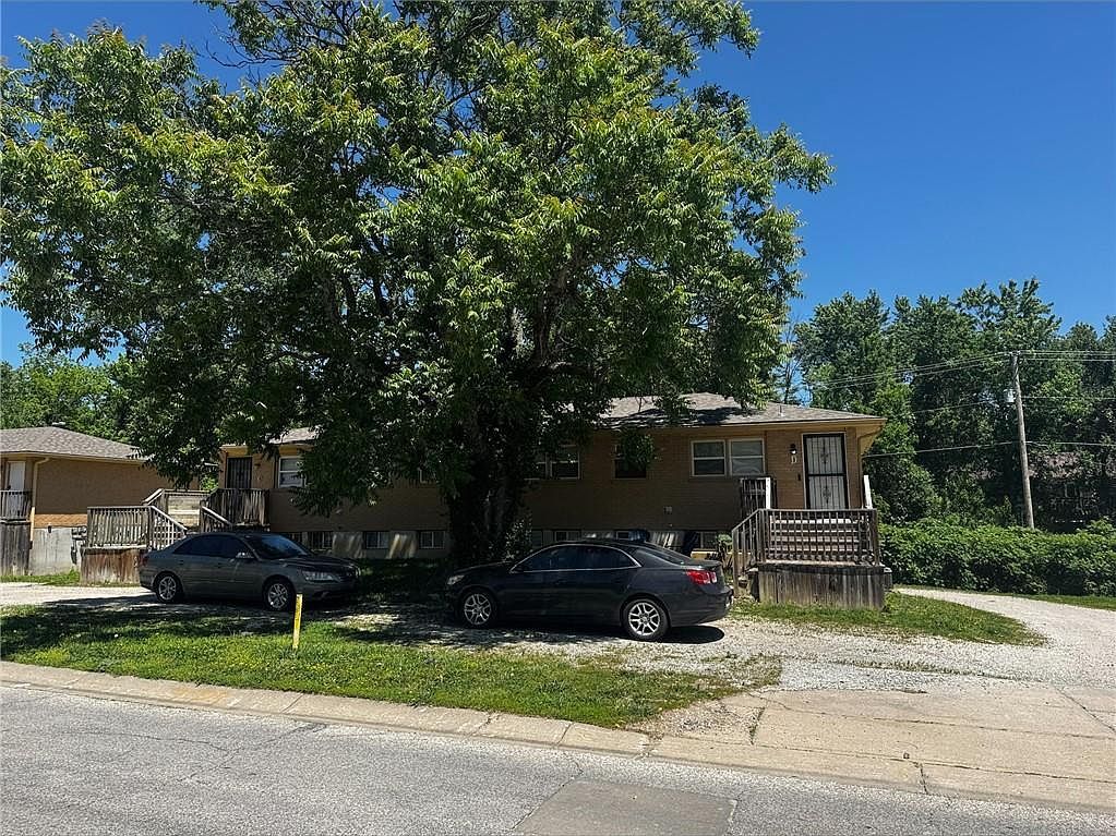 815 Broad St Warrensburg, MO 64093 - Thumbnail 4