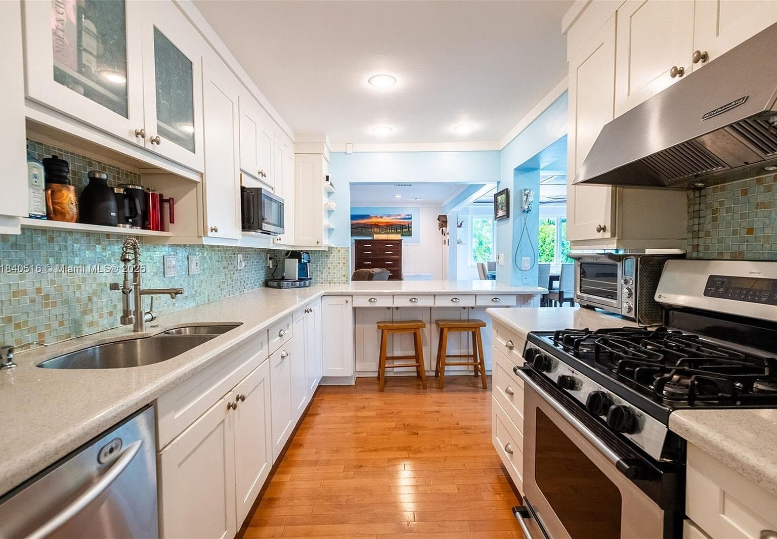 204 S Seacrest Cir Delray Beach, FL 33444 - Thumbnail 4