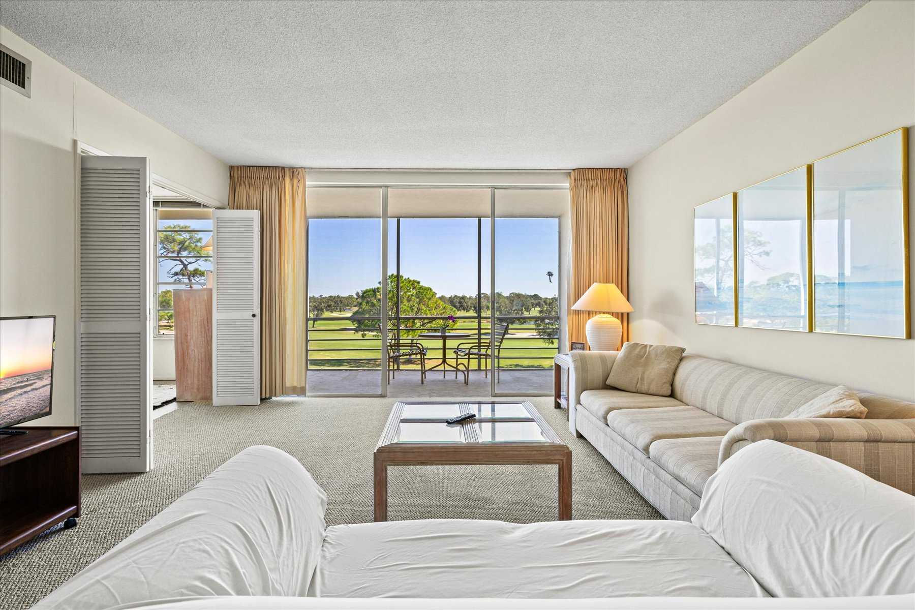 7461 West Country Club Drive North #408, Sarasota, FL, USA, 34243 - Thumbnail 4