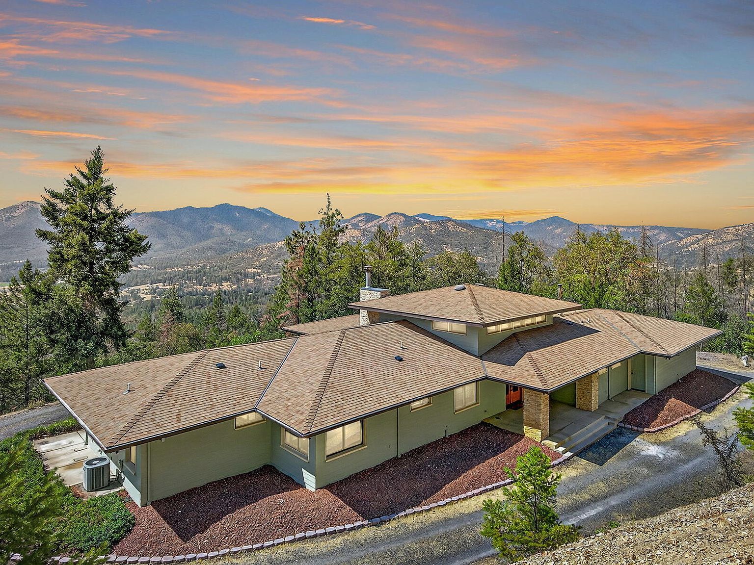 615 Tumbleweed Trl Jacksonville, OR 97530 - Thumbnail 4