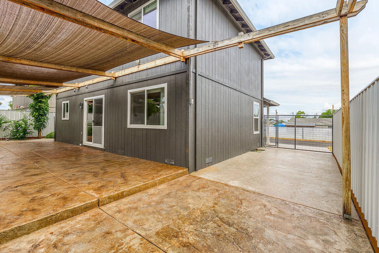 450 Freeman Rd Central Pt, OR 97502 - Thumbnail 4