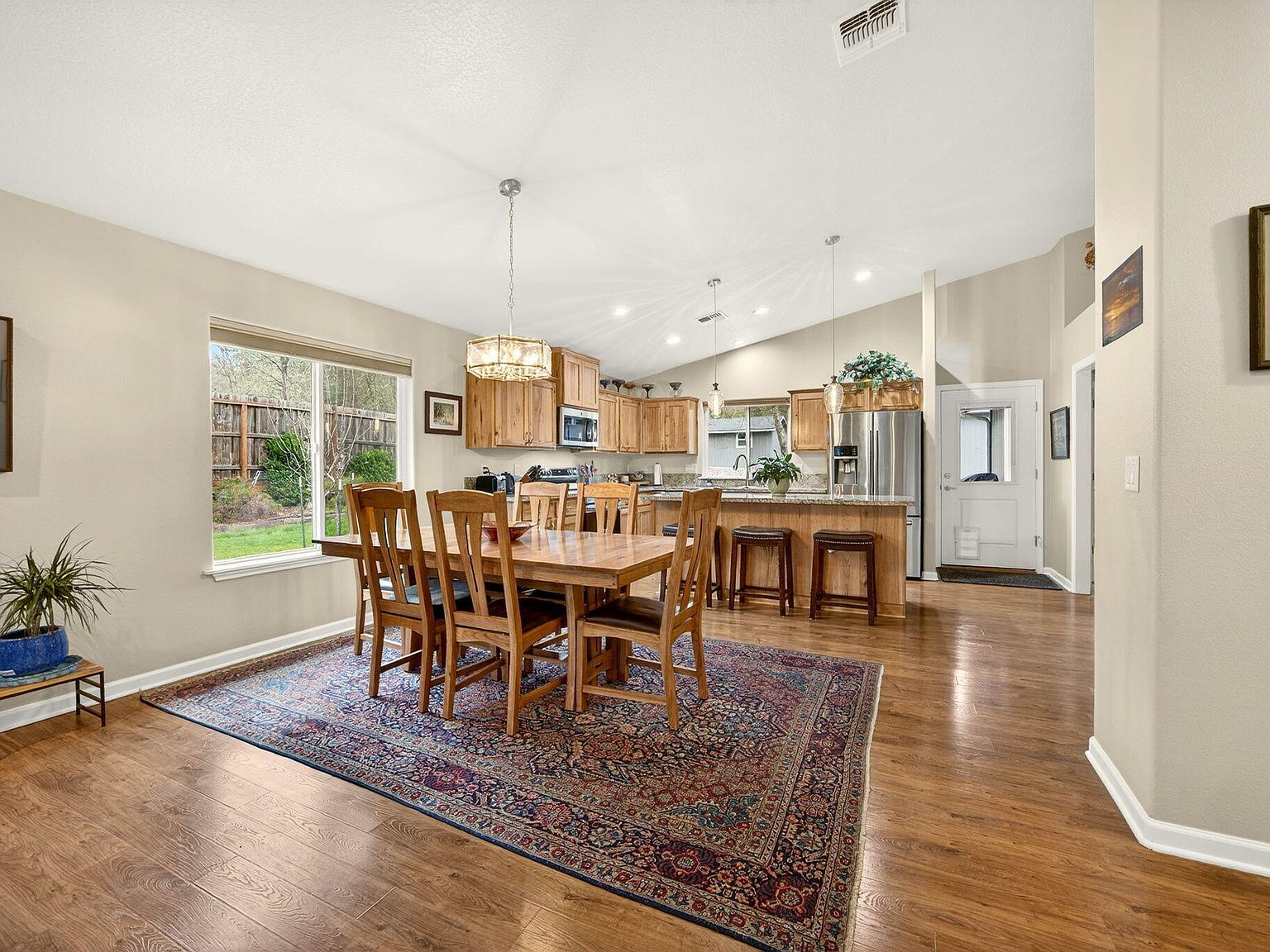 268 Crestview Loop Grants Pass, OR 97527 - Thumbnail 4