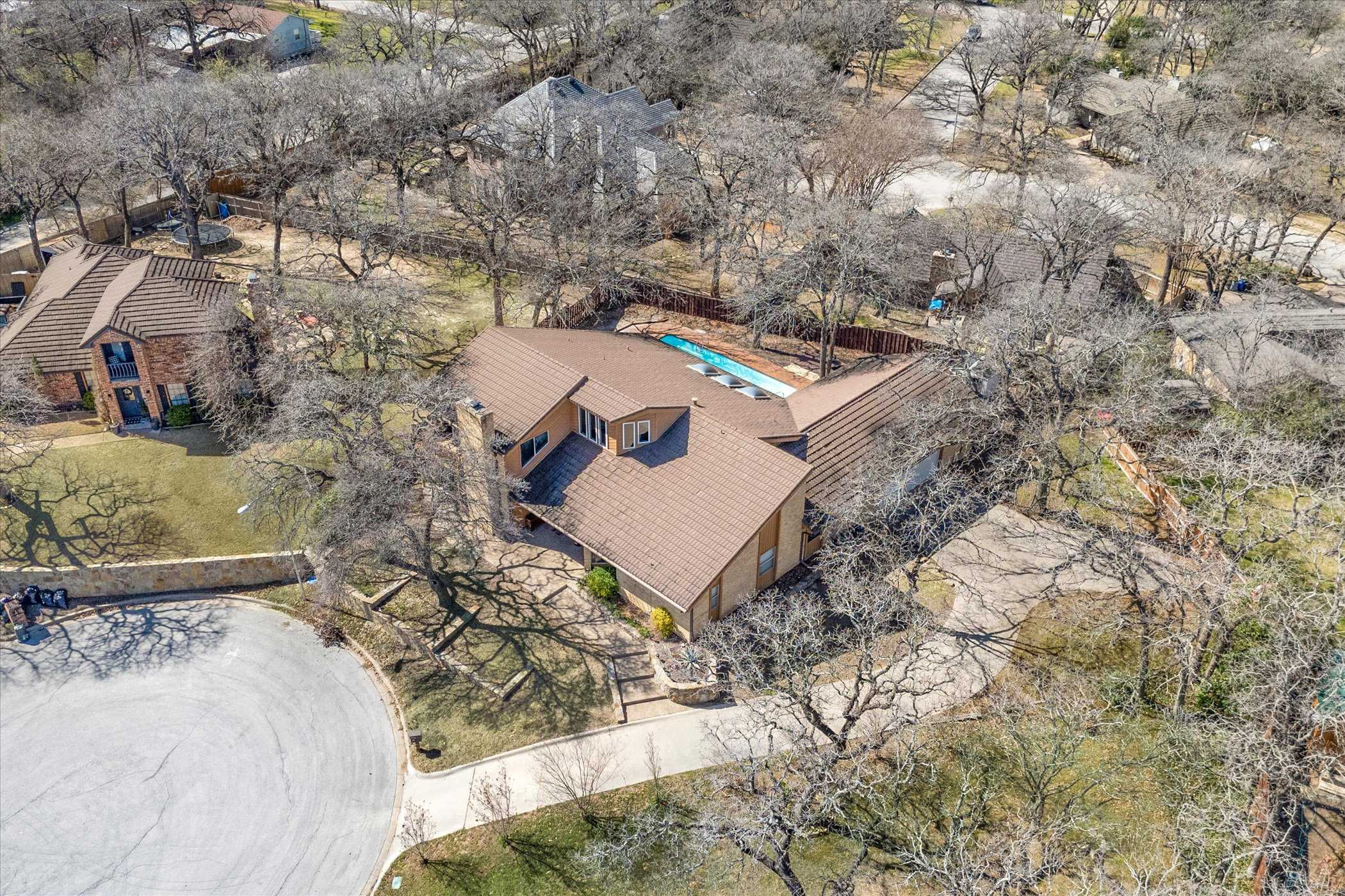 104 Oak Hollow Court South, Azle, TX, USA, 76020 - Thumbnail 4