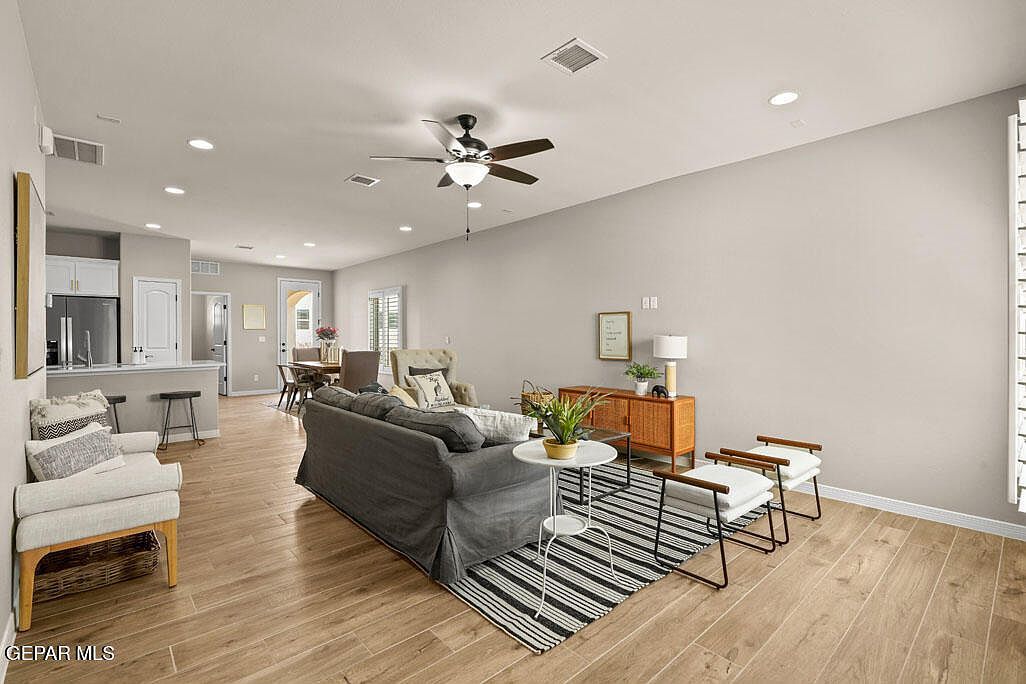 913 Raegil St El Paso, TX 79928 - Thumbnail 4