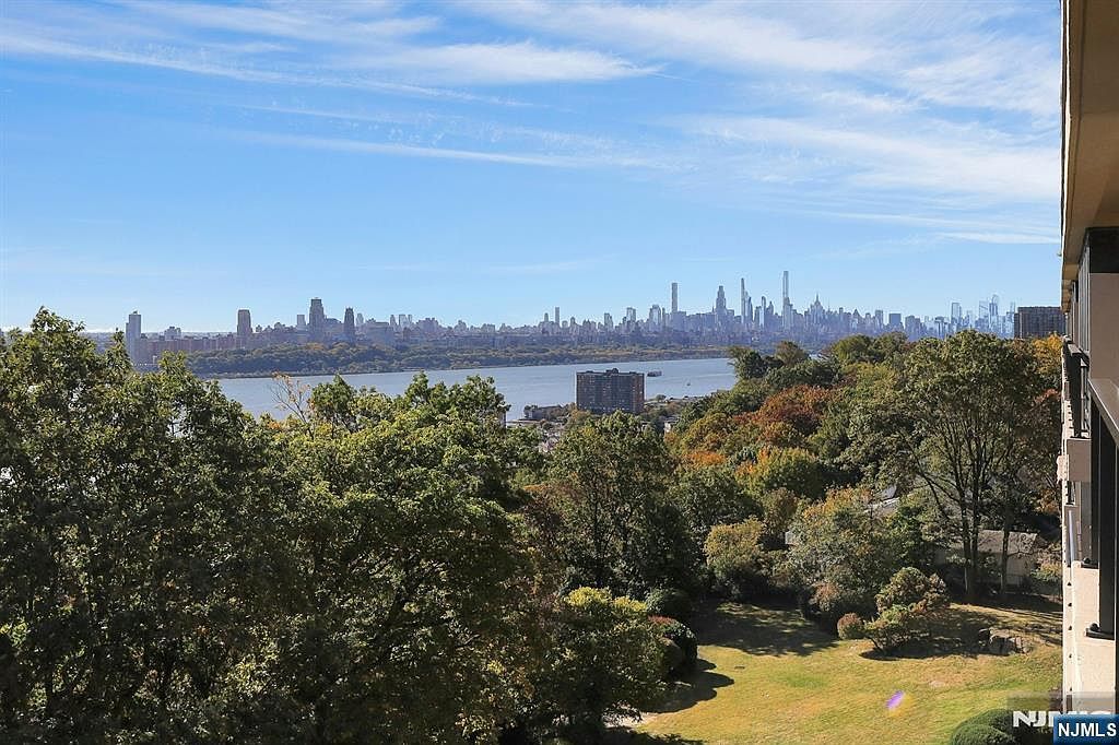 1 Horizon Rd APT 817 Fort Lee, NJ 07024 - Thumbnail 4