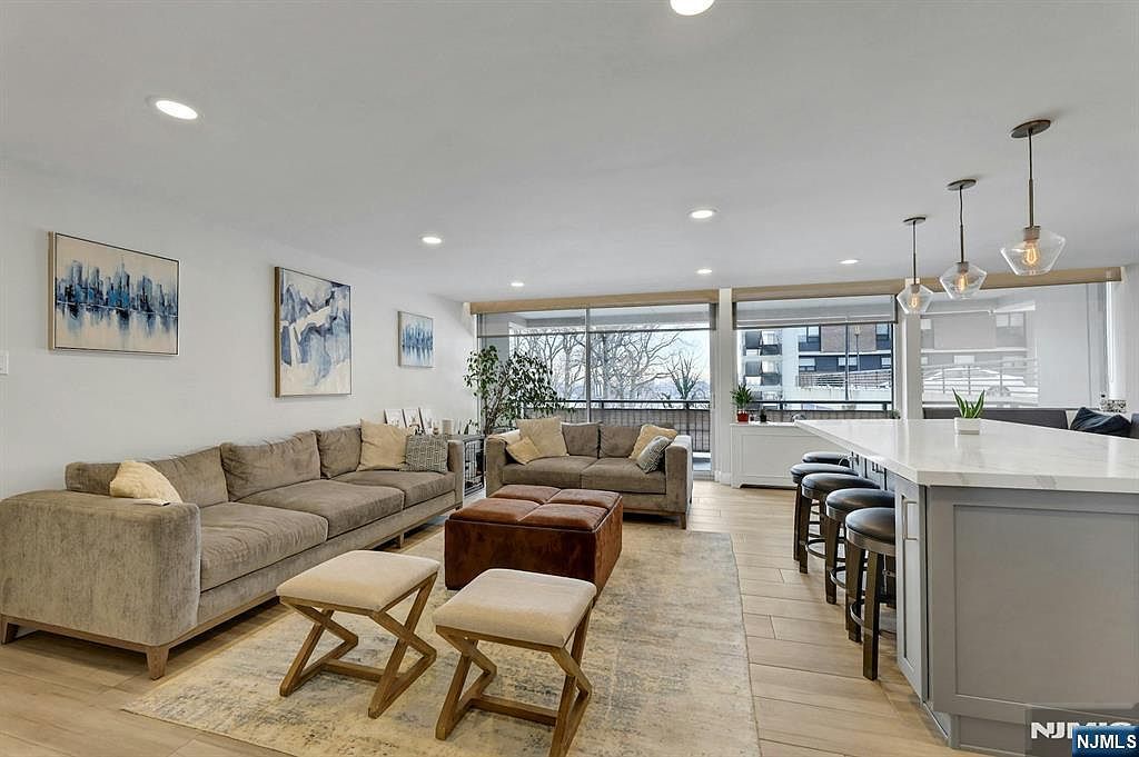 2 Horizon Rd APT G1 Fort Lee, NJ 07024 - Thumbnail 4