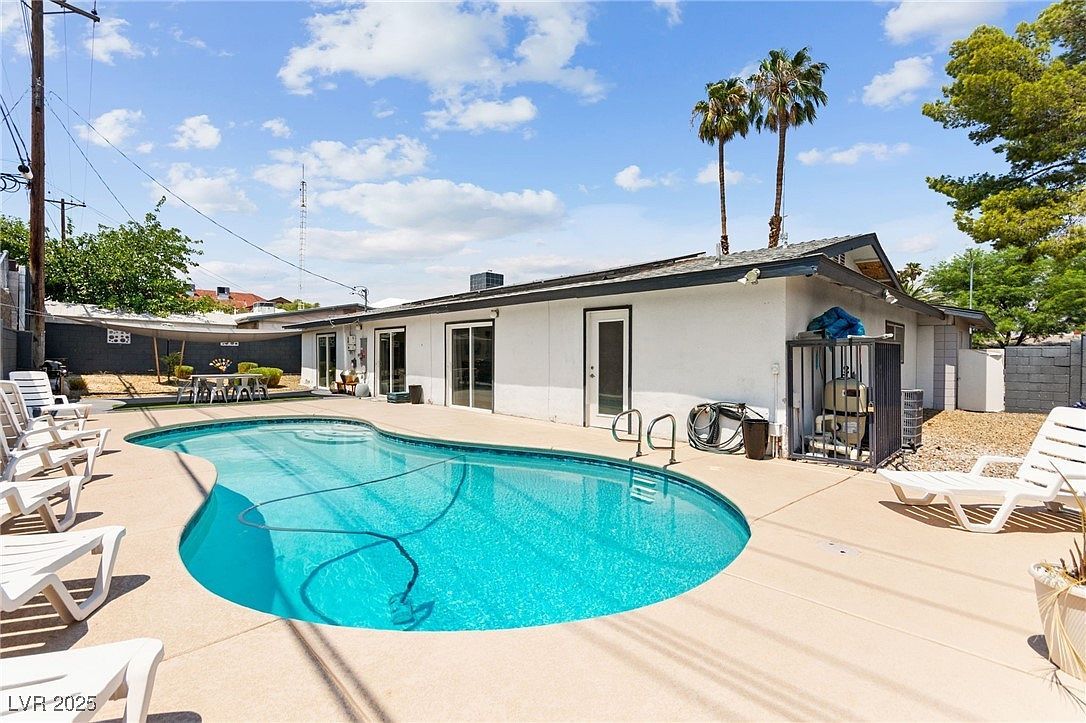 1531 Commanche Dr Las Vegas, NV 89169 - Thumbnail 4