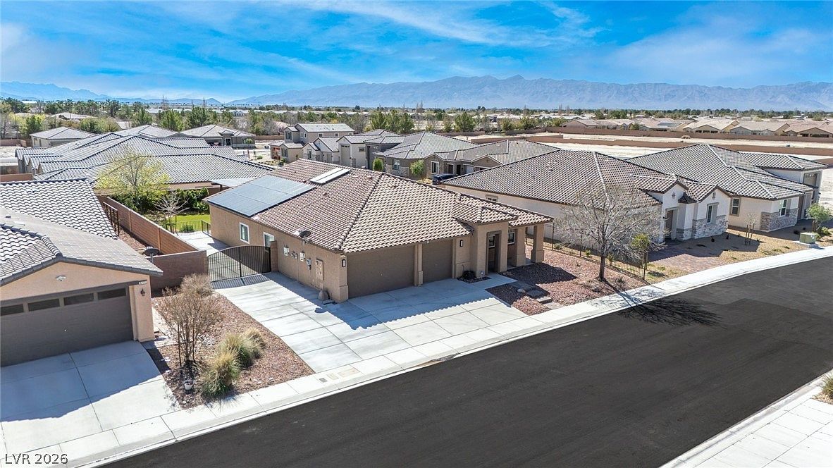 5761 E Badlands Ln Pahrump, NV 89061 - Thumbnail 4