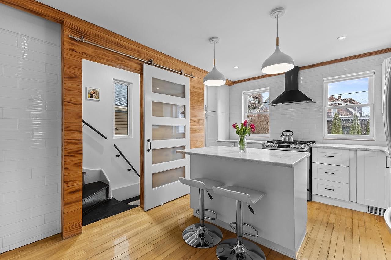 1850 N Arlington Pl Milwaukee, WI 53202 - Thumbnail 4