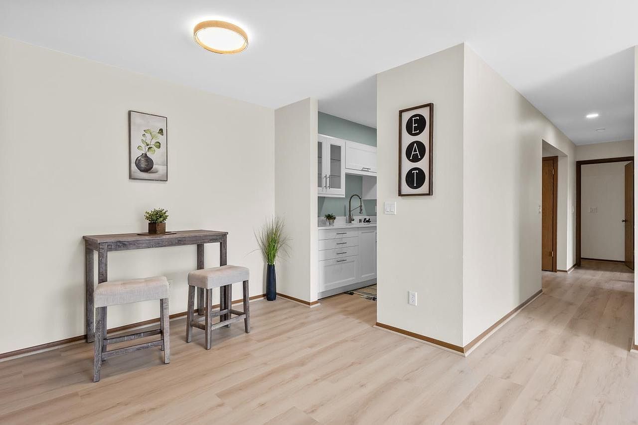 6329 W Nebraska Ave APT 203 Milwaukee, WI 53220 - Thumbnail 4