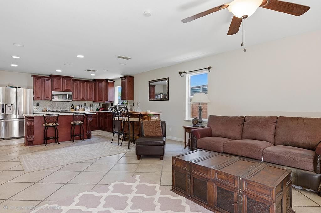 1300 Kensington Dr Plumas Lake, CA 95961 - Thumbnail 4