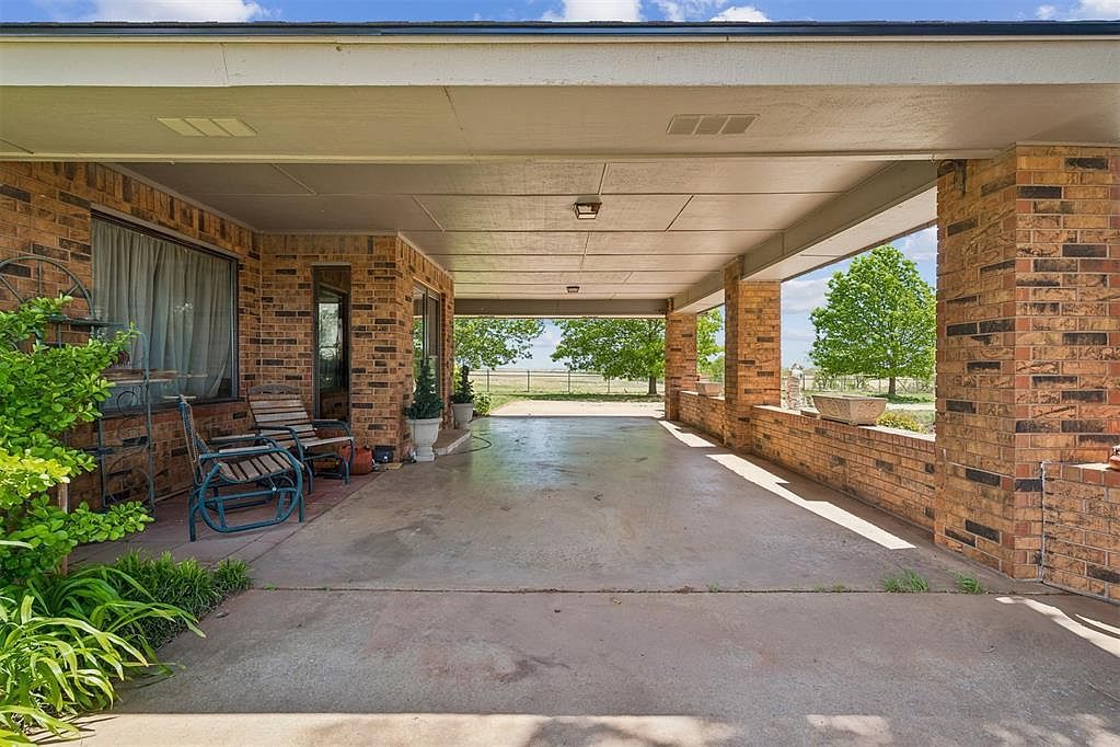 21749 E 1150th Rd Foss, OK 73647 - Thumbnail 4