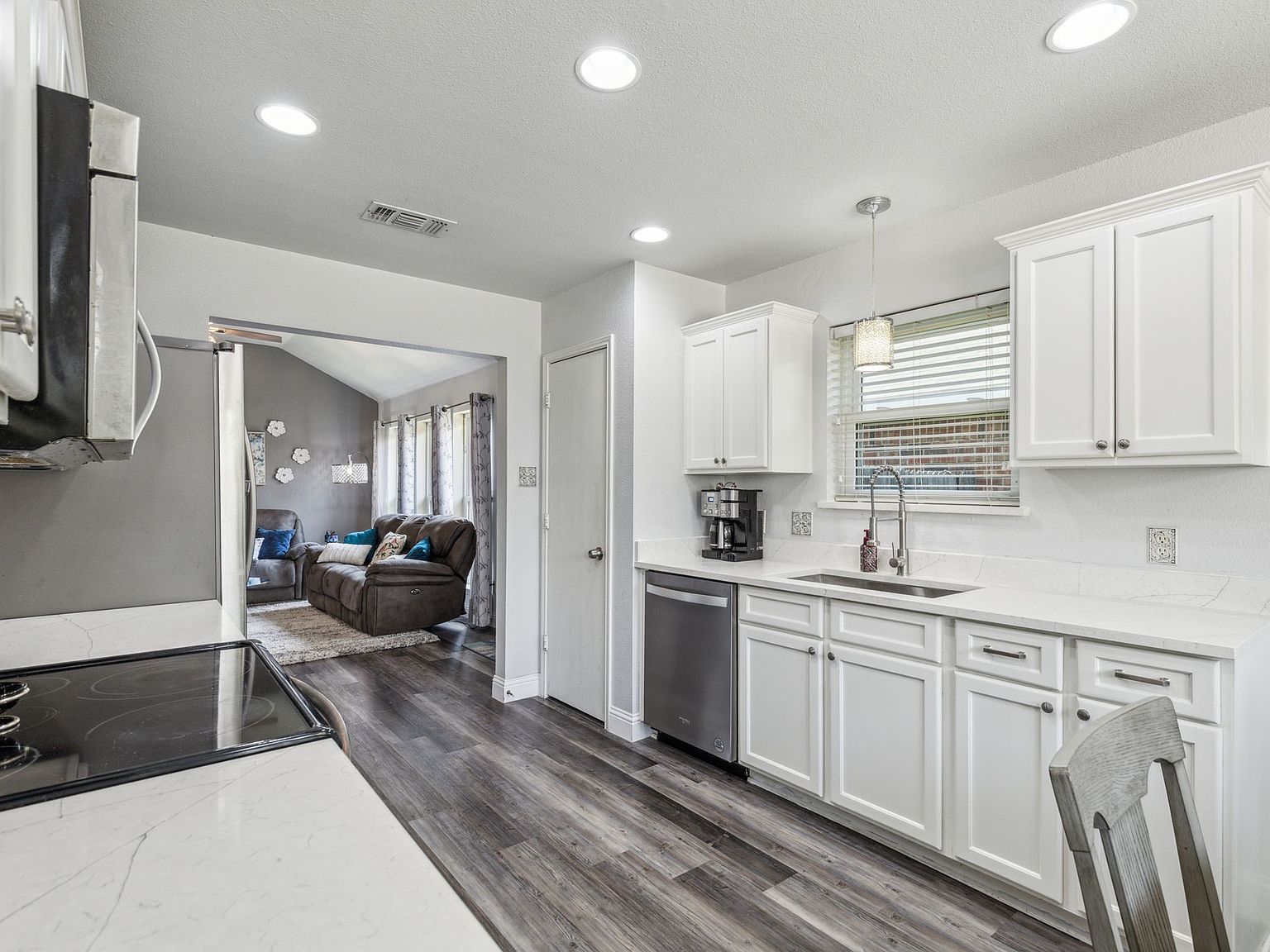 10508 Aransas Dr Blue Mound, TX 76131 - Thumbnail 4