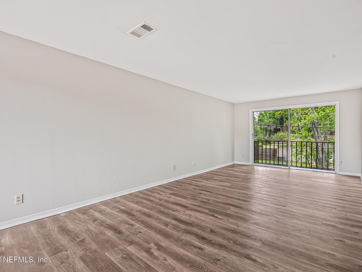 1716 El Camino Rd APT 6 Jacksonville, FL 32216 - Thumbnail 4