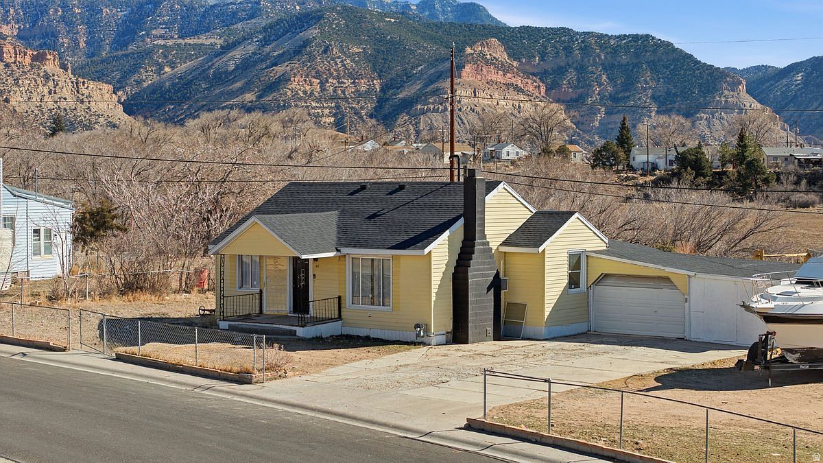 148 S Grassy Trail Dr East Carbon, UT 84520 - Thumbnail 4