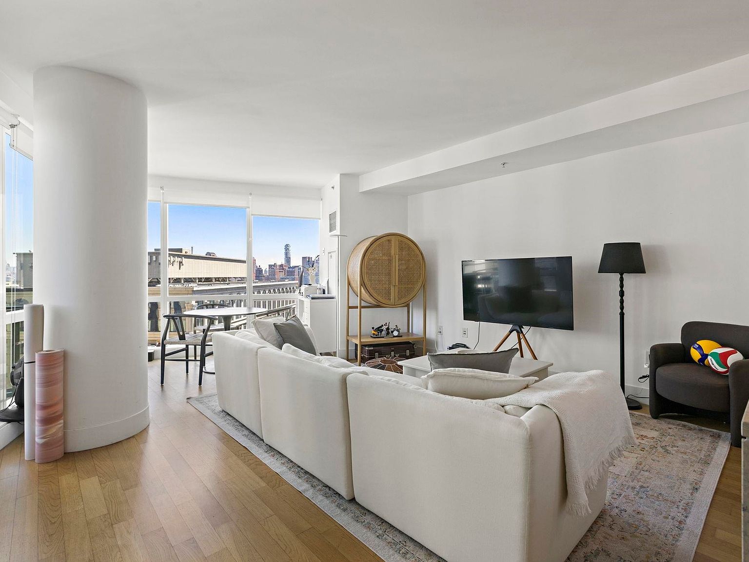 77 Hudson St APT 1704 Jersey City, NJ 07302 - Thumbnail 4