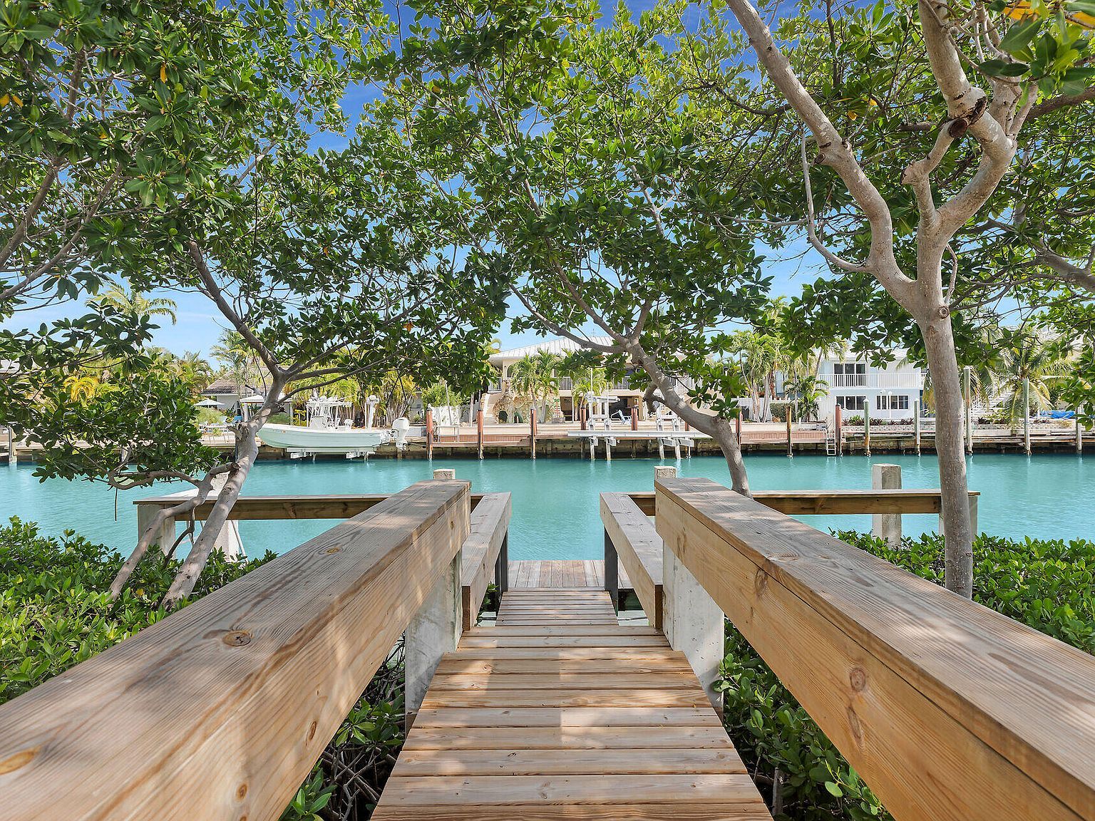 230 13th St Key Colony Beach, FL 33051 - Thumbnail 4