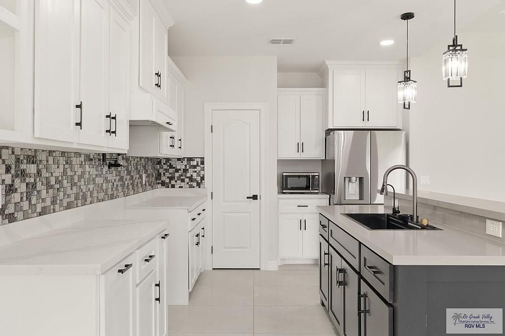 1004 Orchard Dr Alton, TX 78573 - Thumbnail 4