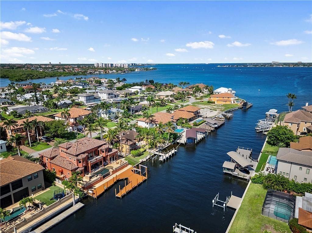 841 Cypress Lake Cir Fort Myers, FL 33919 - Thumbnail 4