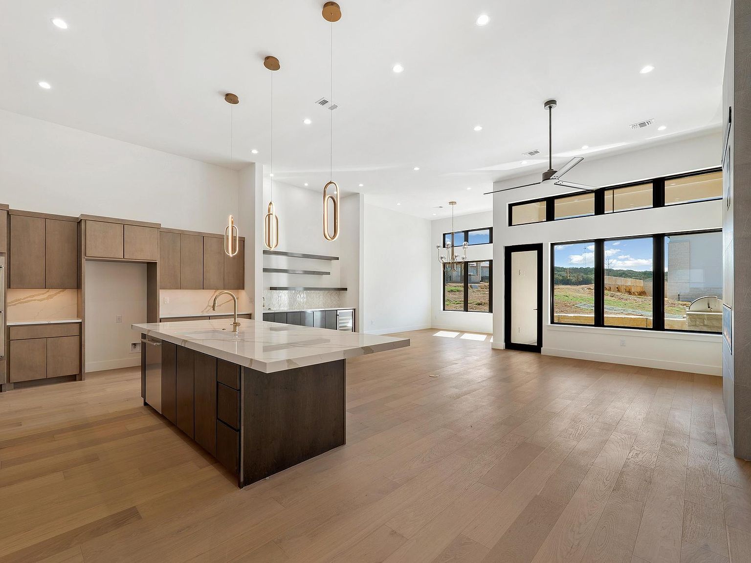 103 Via Roma Ct Horseshoe Bay, TX 78657 - Thumbnail 4