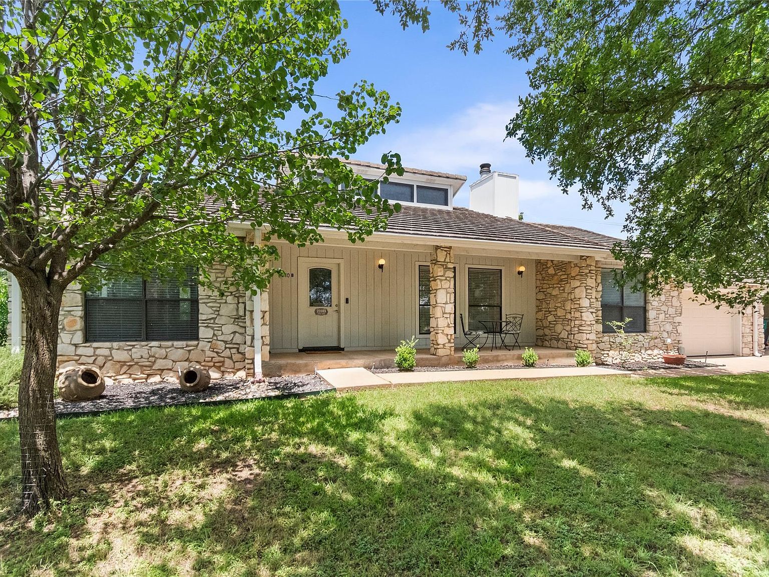 210 Teeoff #B Horseshoe Bay, TX 78657 - Thumbnail 4