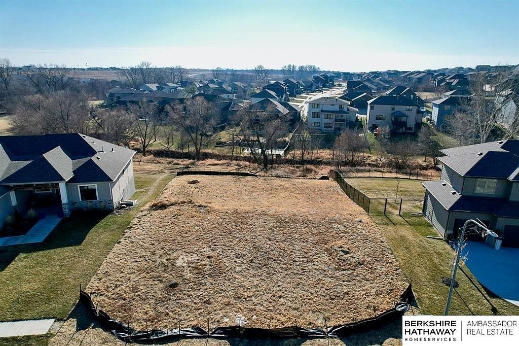 17121 Bondesson St Bennington, NE 68007 - Thumbnail 4