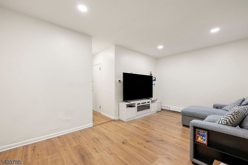 202 Devon St Kearny, NJ 07032 - Thumbnail 4