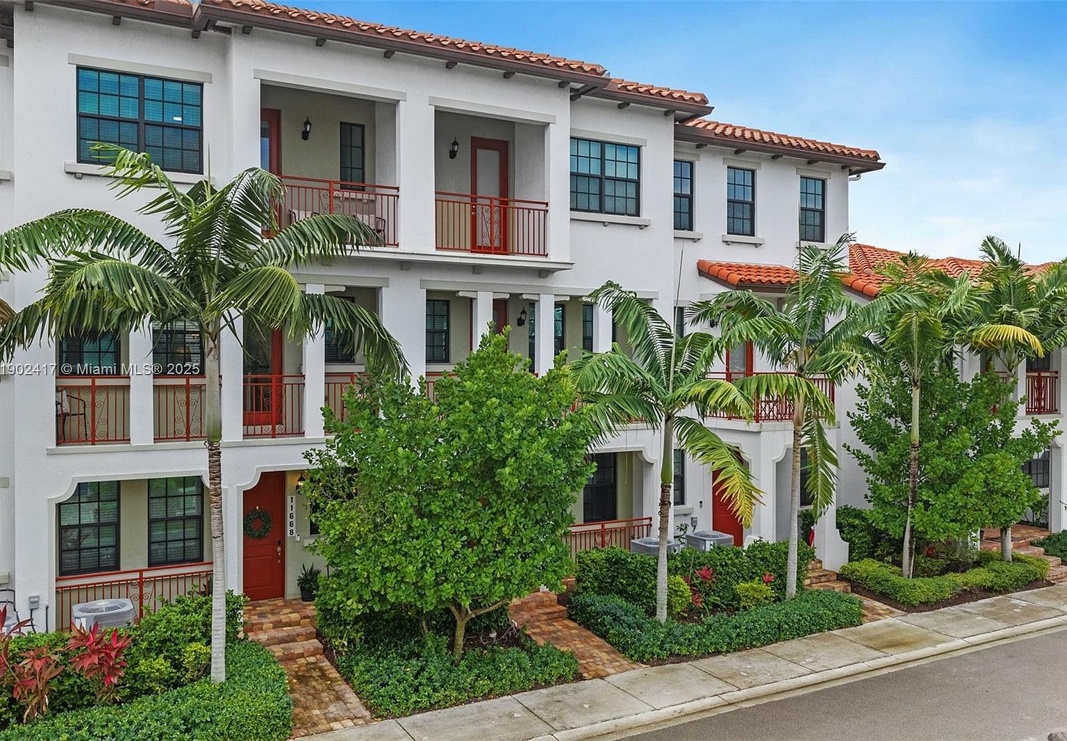 11668 SW 13th Ct Pembroke Pines, FL 33025 - Thumbnail 4