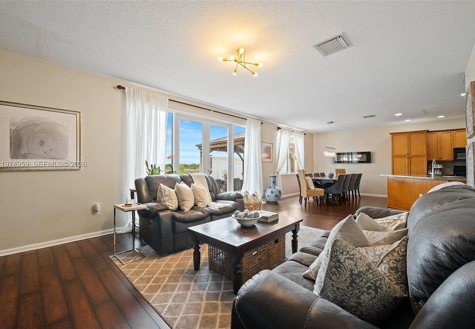 15562 SW 54th Ct Miramar, FL 33027 - Thumbnail 4