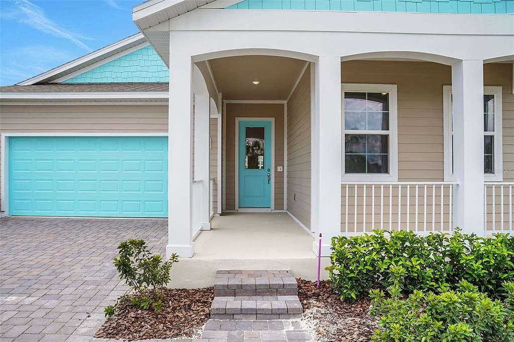 991 Fiesta Key Cir Lady Lake, FL 32159 - Thumbnail 4